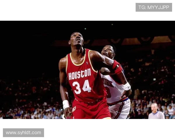 哈基姆奥拉朱旺的传奇生涯与篮球历史上的伟大中锋风采